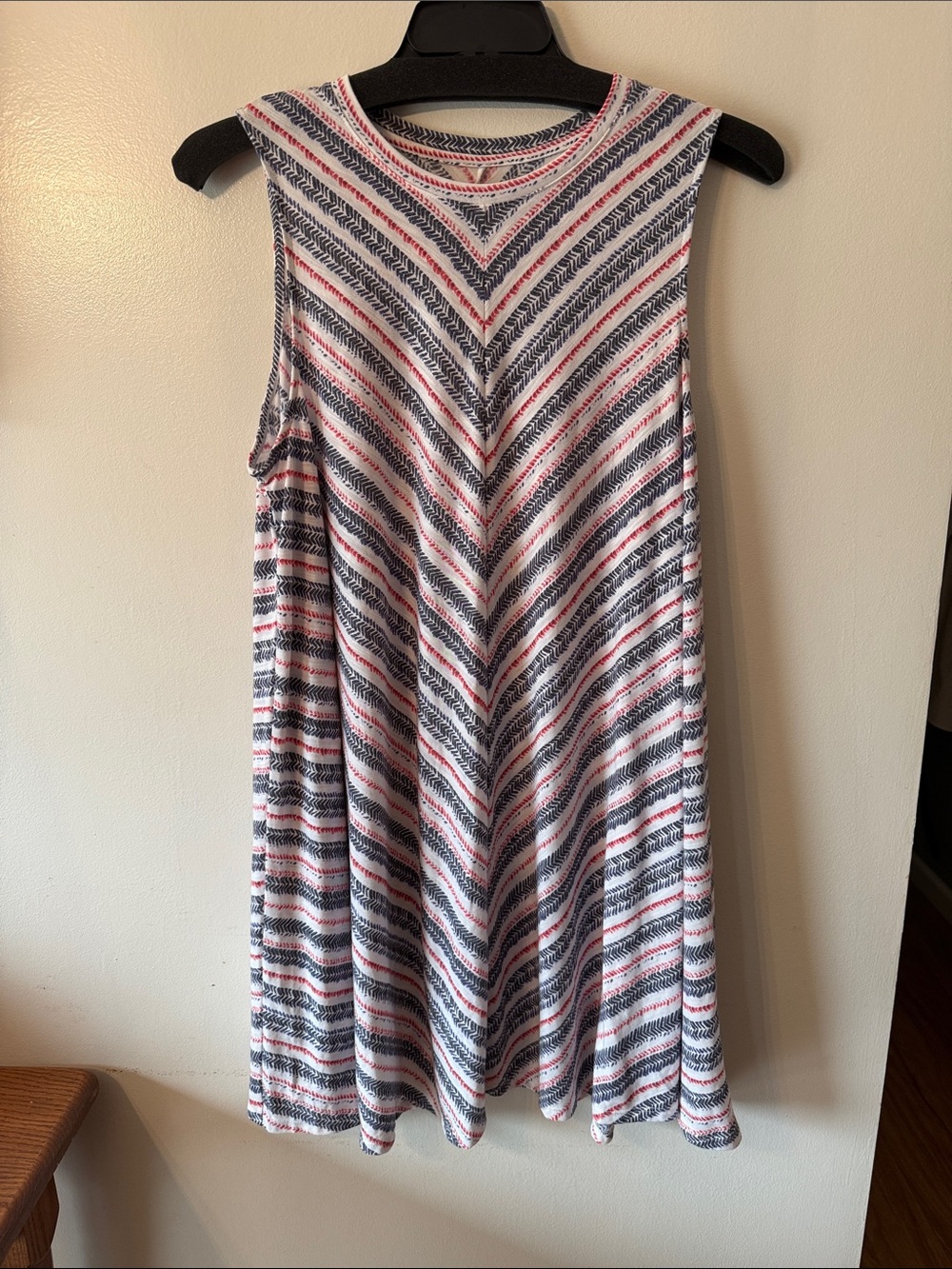 Sonoma Sleeveless Chevron Stripe Mini swing Dress in White, Navy & red